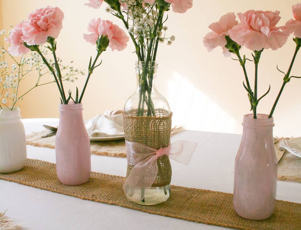 DIY Burlap vase with pink carnations