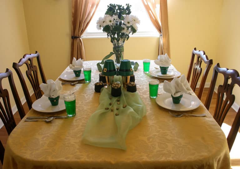 St. Patrick’s Day Table Setting