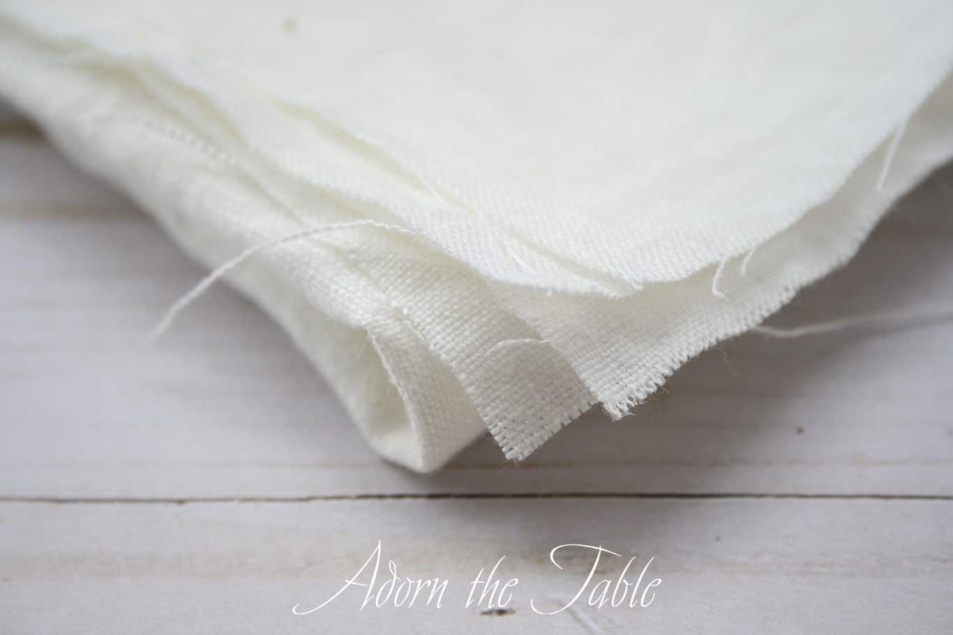 How to Make Simple No Sew Linen Napkins Adorn the Table
