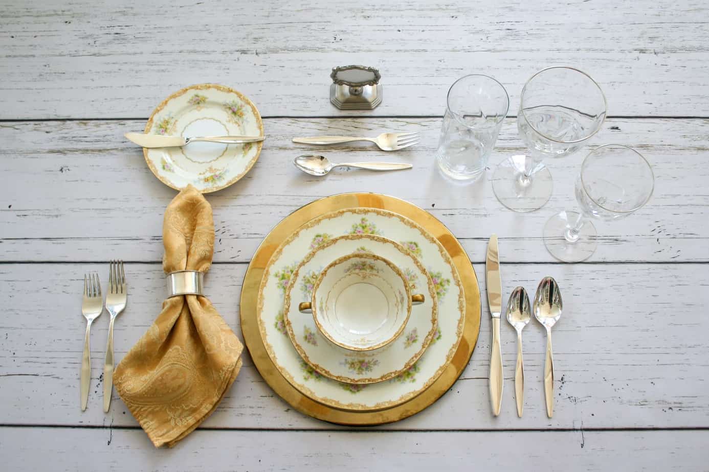 Table setting example for a formal meal