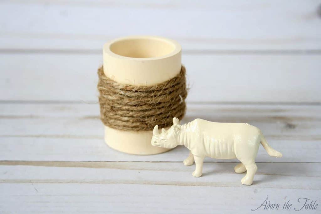 Finished-napkin-ring-and-rhino