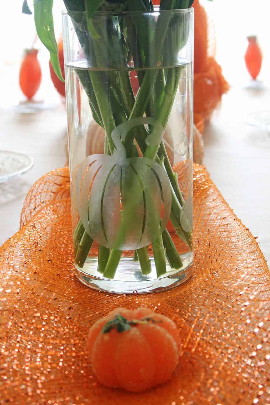 Final easy etched glass vase with pumpkin design.