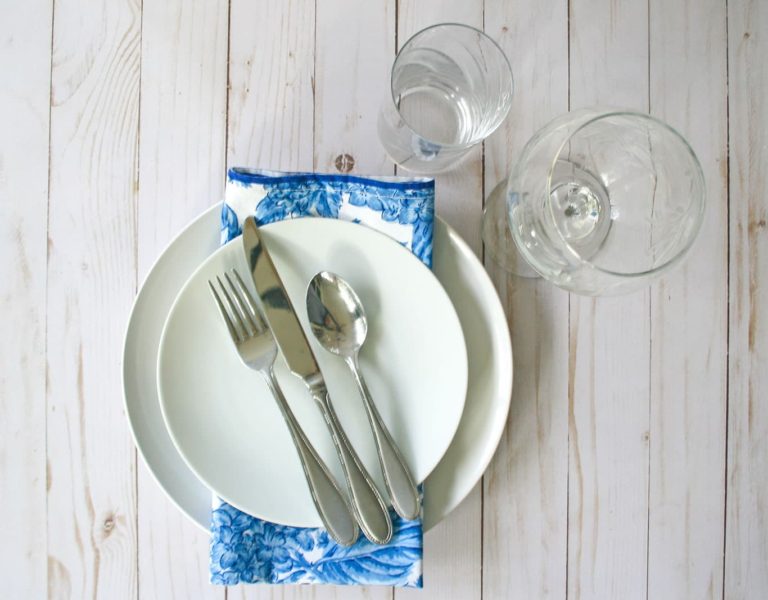 Ultimate List of 13 Must-Have Table Setting Pieces