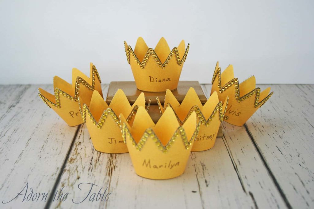 Group of New Year Eve crown placecards