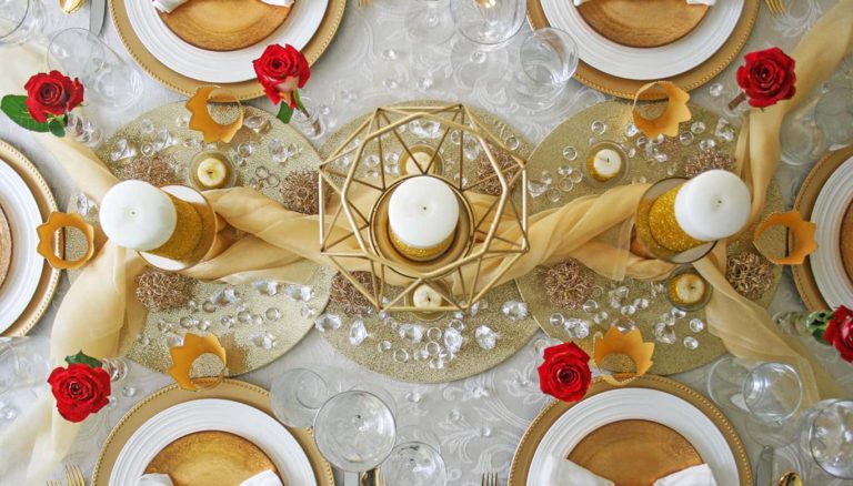 Glitz, Sparkle & Bling New Year’s Eve Table Setting