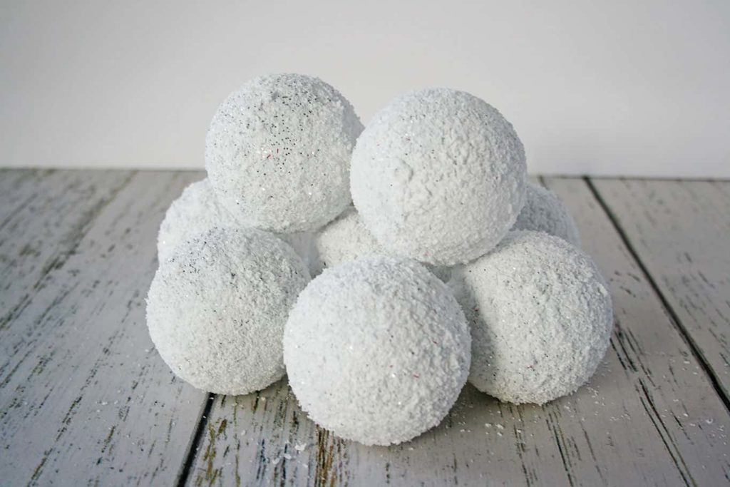 Completed diy snowballs for decoration