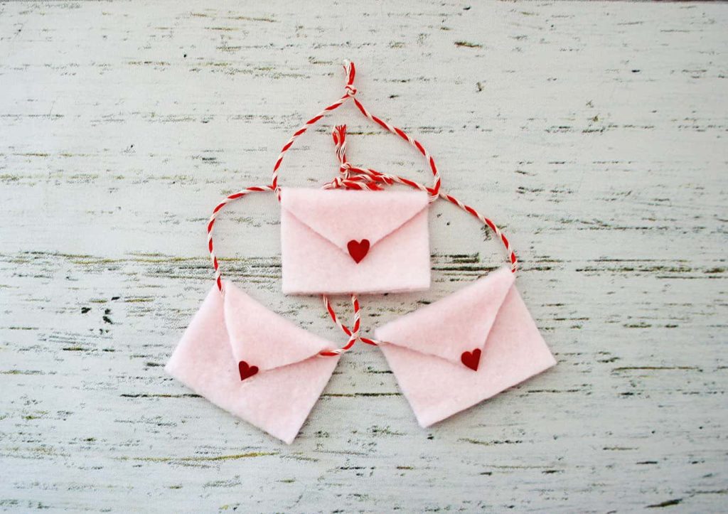 Group of small love note diy decor