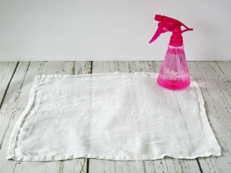 The Best Ways to Remove Wrinkles from Tablecloths Adorn the Table