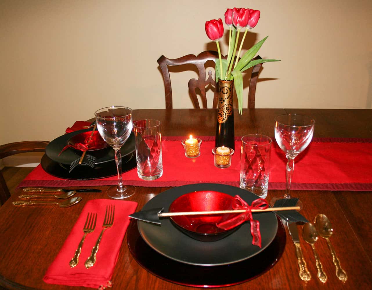 How to Make a Romantic Table Setting for Two