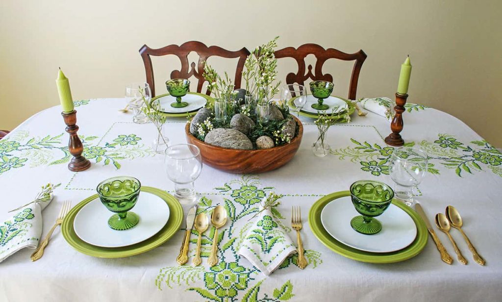 Simple St. Patrick's Day tablescape completed