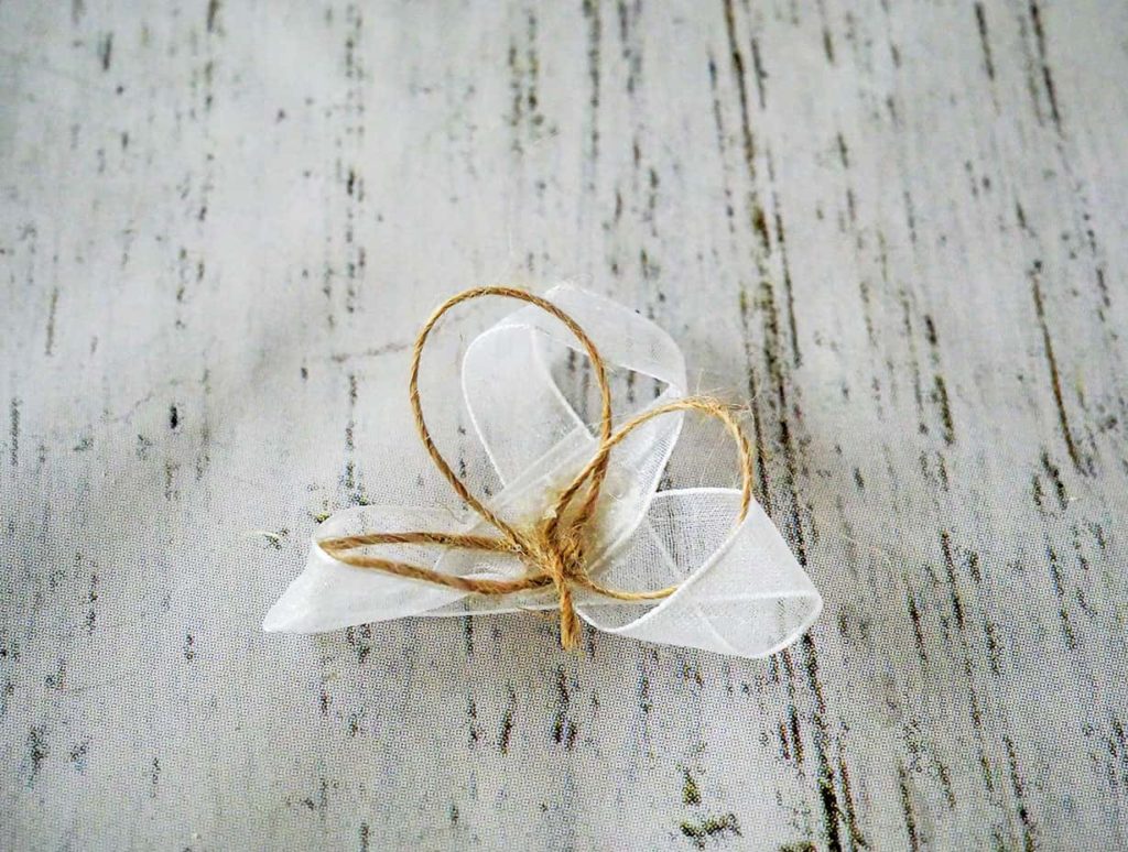 Looped ribbon and twine