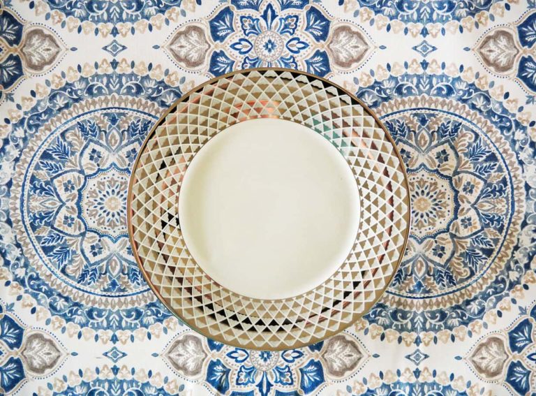 Why You Should Use a Tablecloth When Dining