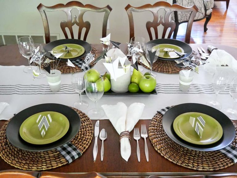 Simple Father’s Day Tablescape: White, Black & Green