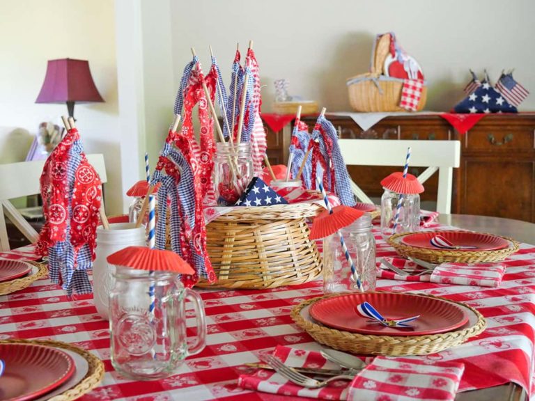 Memorial Day Table Setting: Red & White Picnic