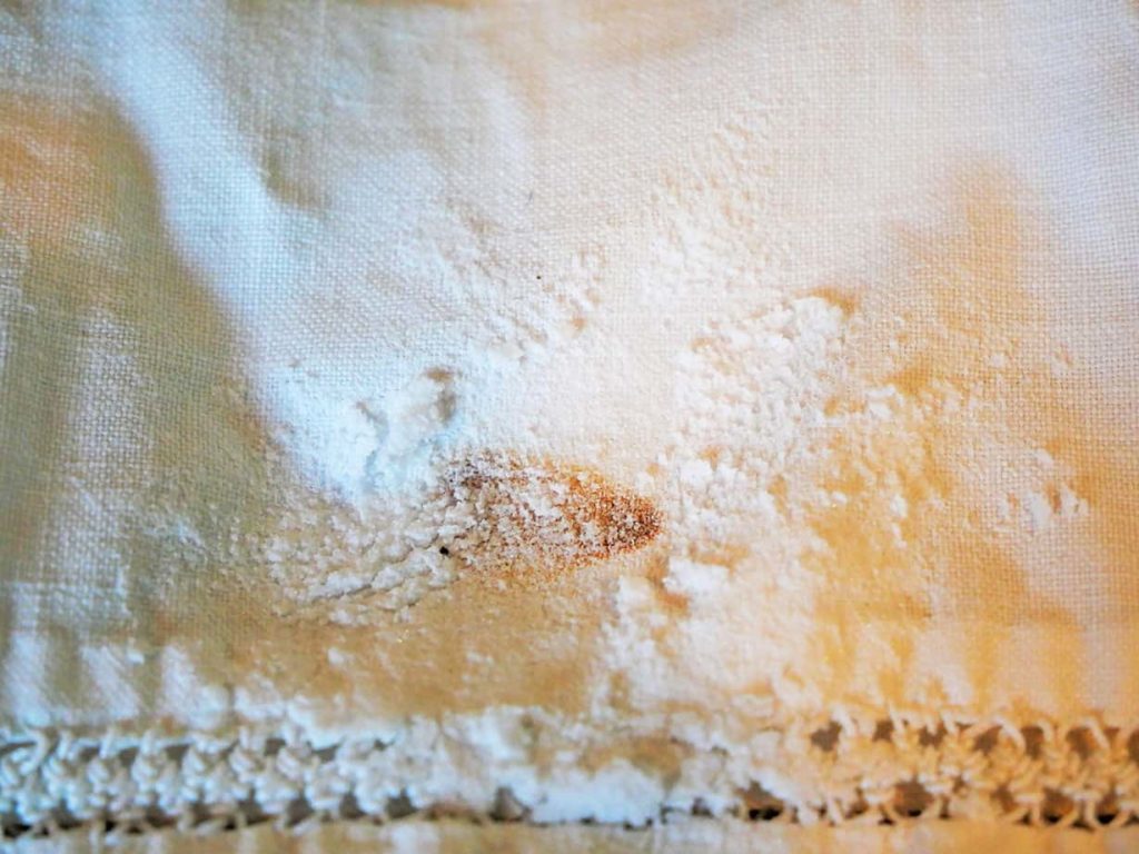 How to remove rust marks from fabric baking soda mixture on stain