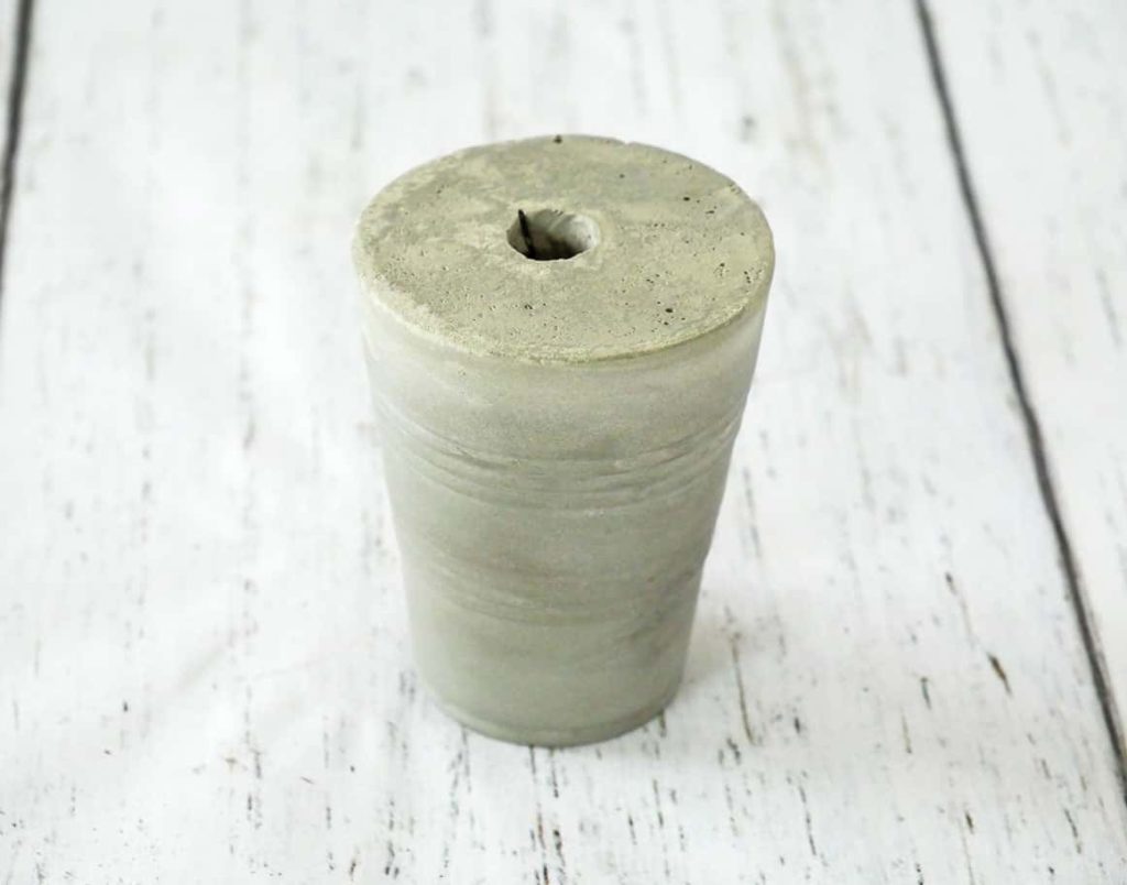 Smooth edges of Easy Cement Vase DIY