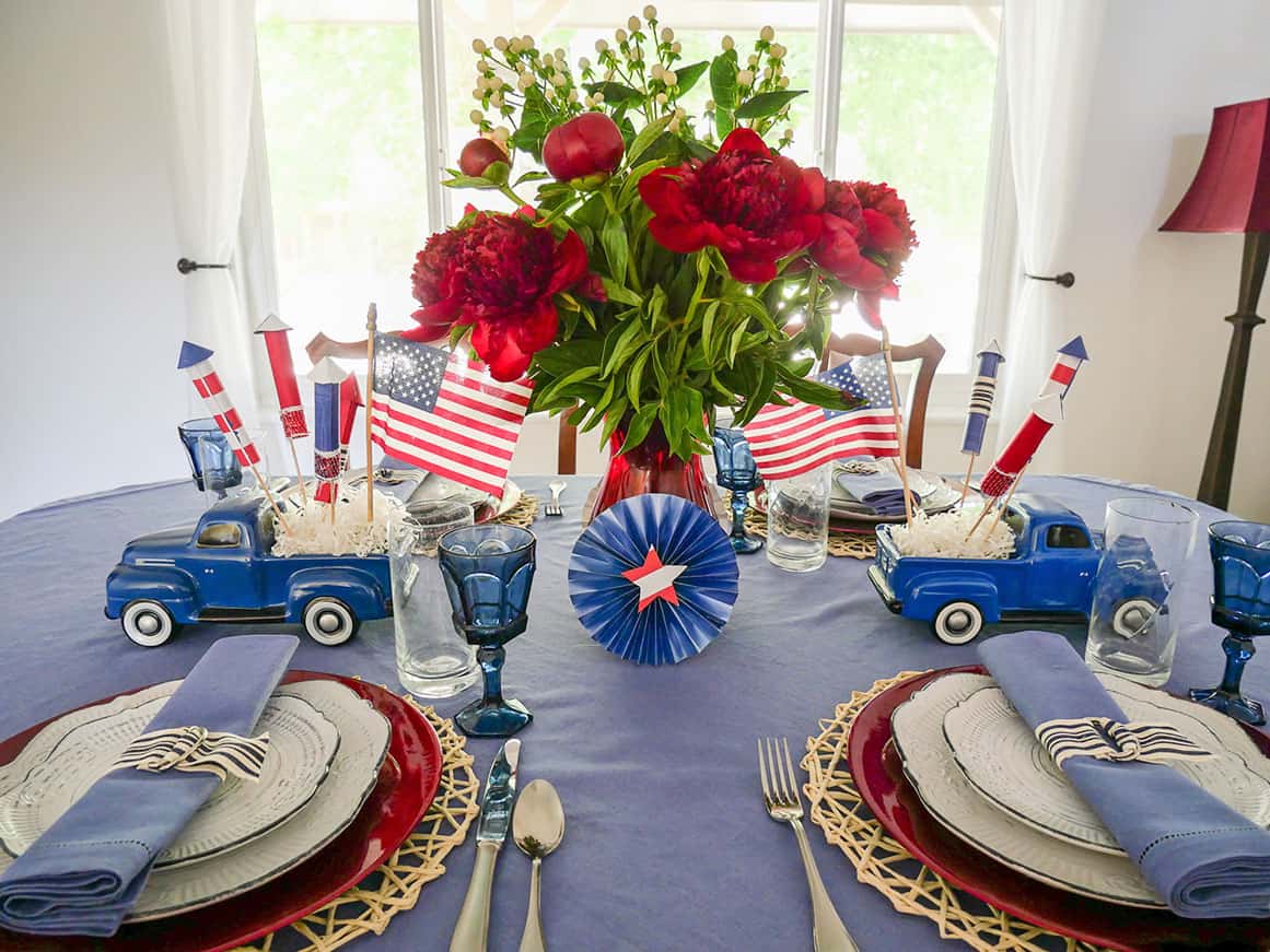 Festive 4th of July table setting in red, white and blue