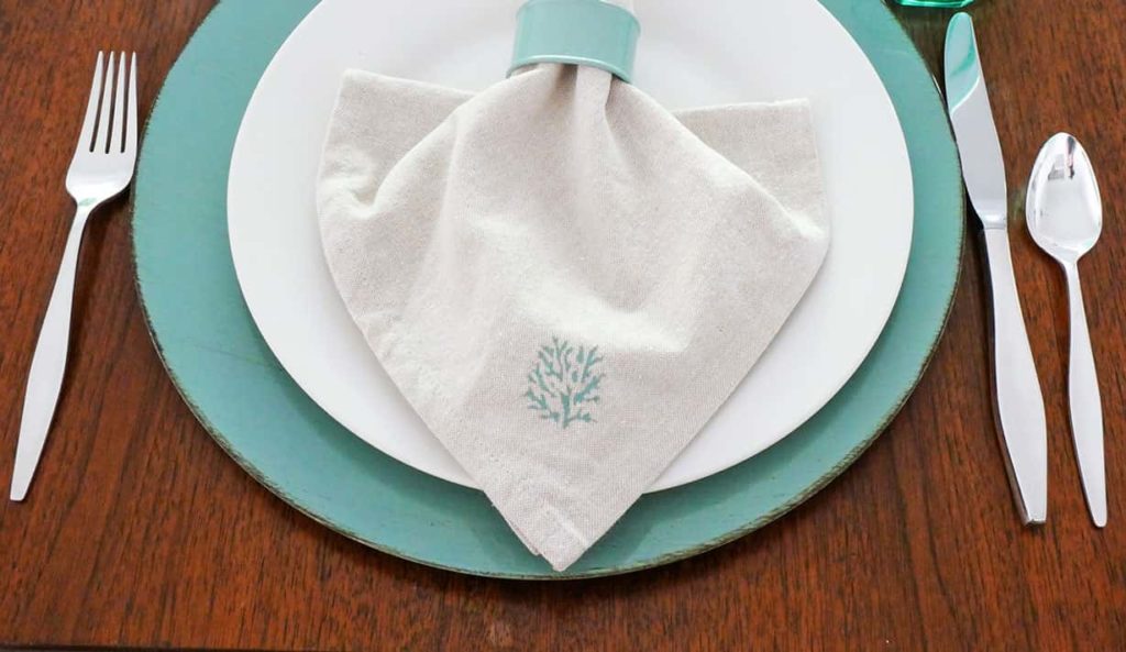 Stencil cloth napkins diy