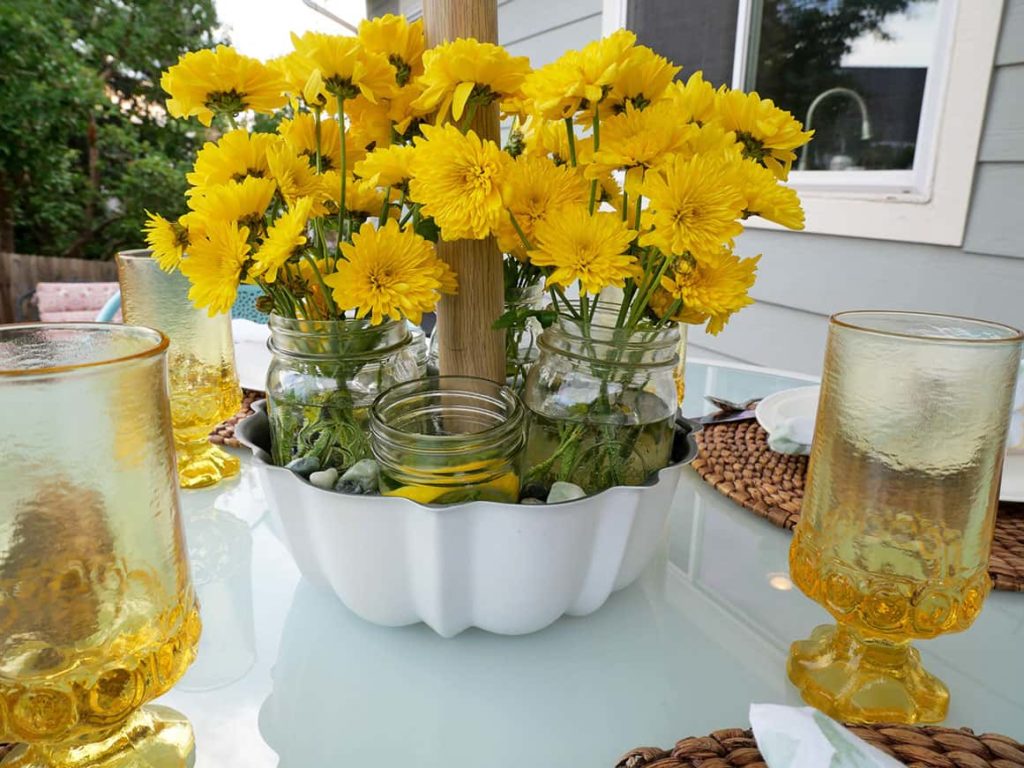 Centerpiece for simple Summer outdoor tablescape