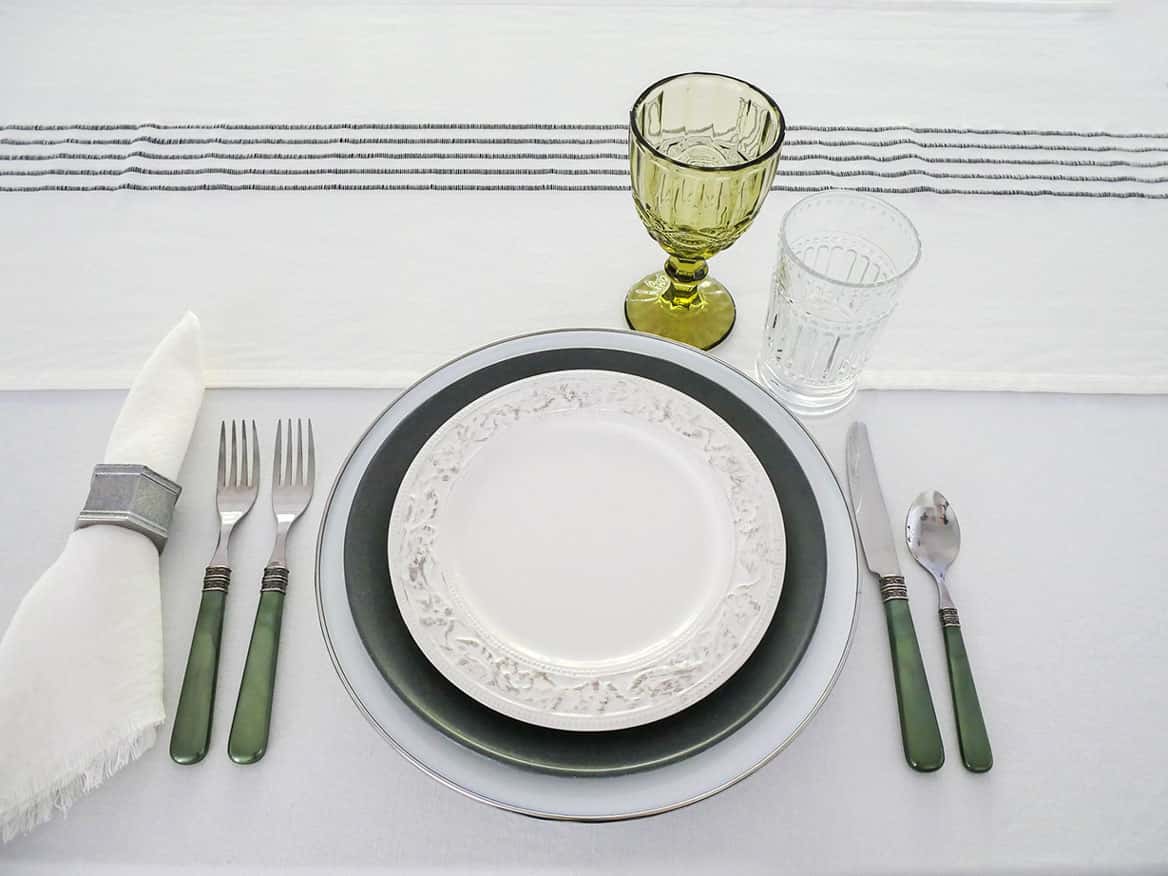 Napkin and napkin ring added to table