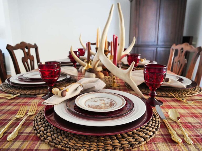 An Elevated Rustic Thanksgiving Tablescape