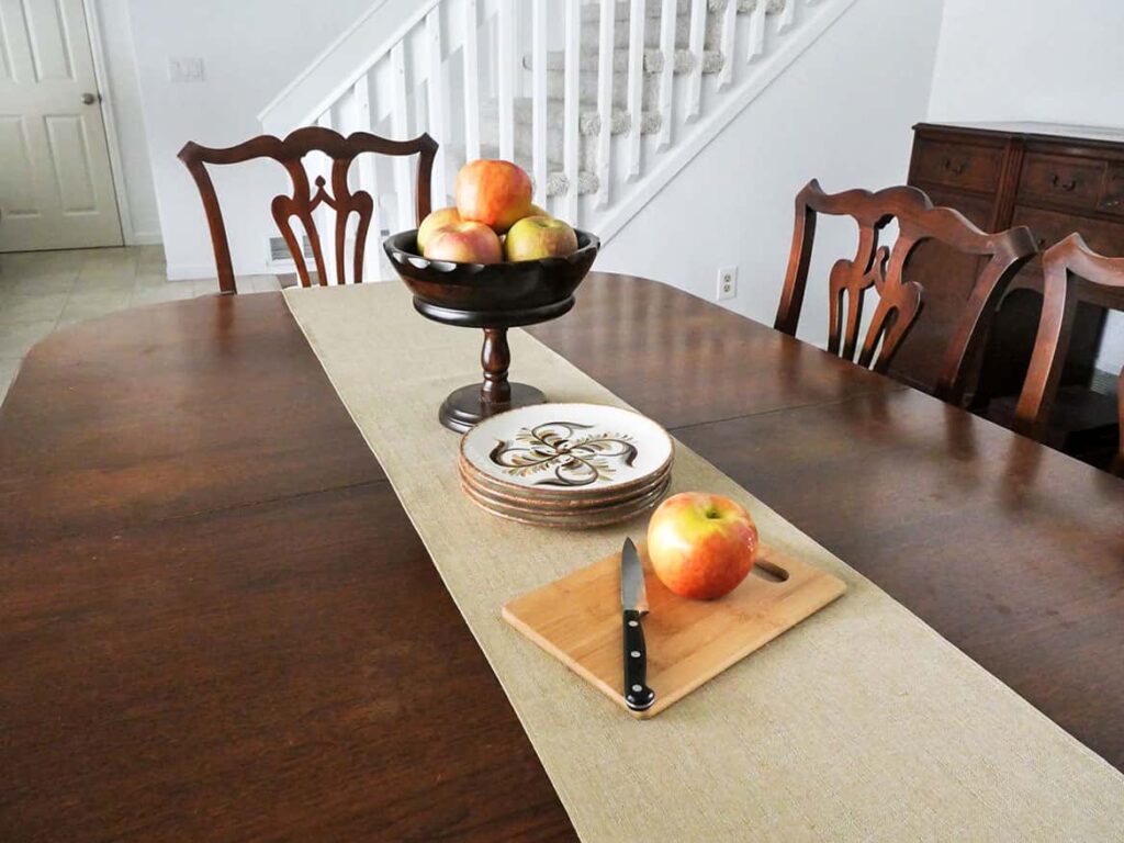 Simple and stylish dining table centerpiece with fruit