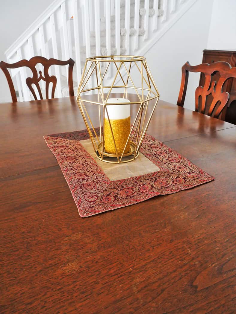 5 Easy Centerpieces with Candles Adorn the Table