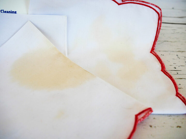 Cleaning Vintage Table Linens: Tried and Tested Methods With Outstanding Cleaning Results