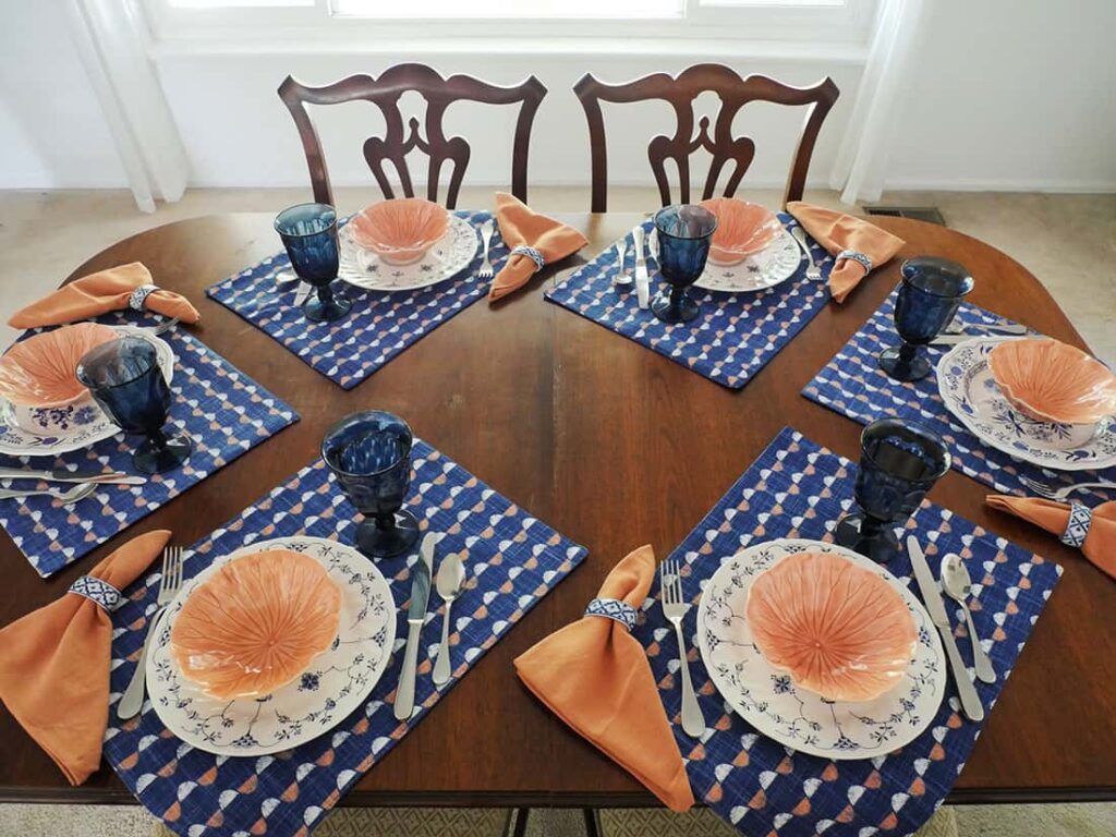 Napkins added to the place settings.