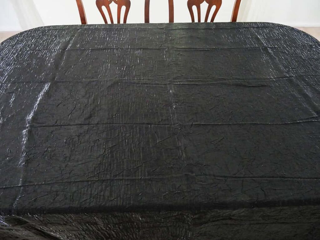 Black tablecloth.