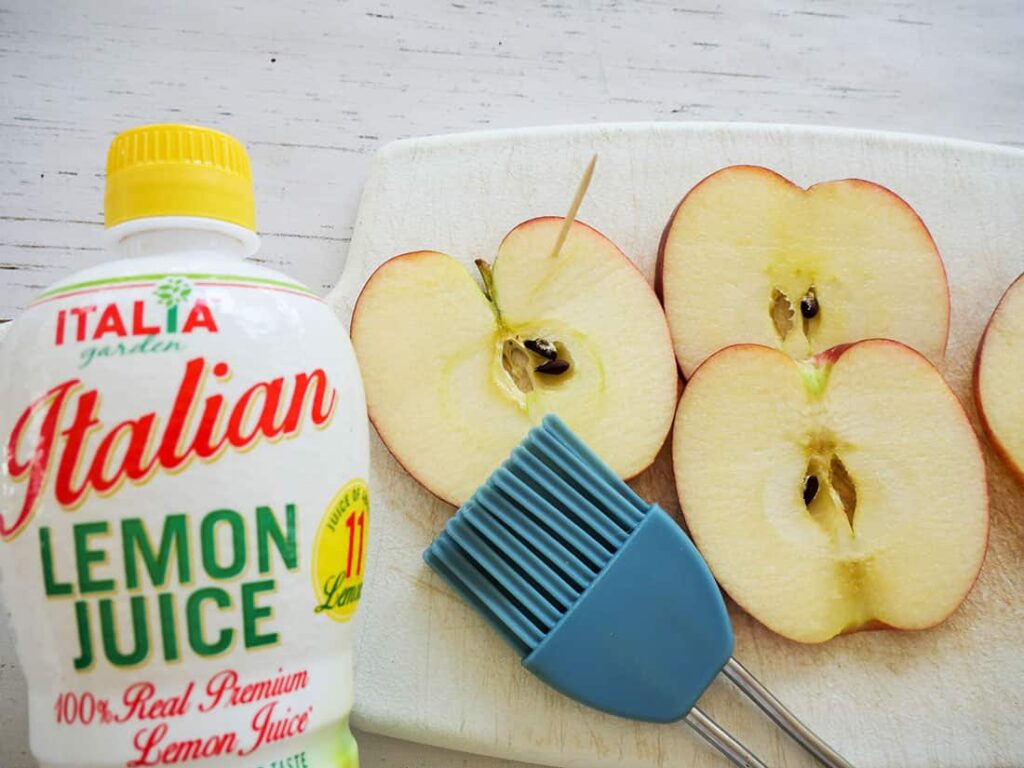 Lemon juice brushed on apples.