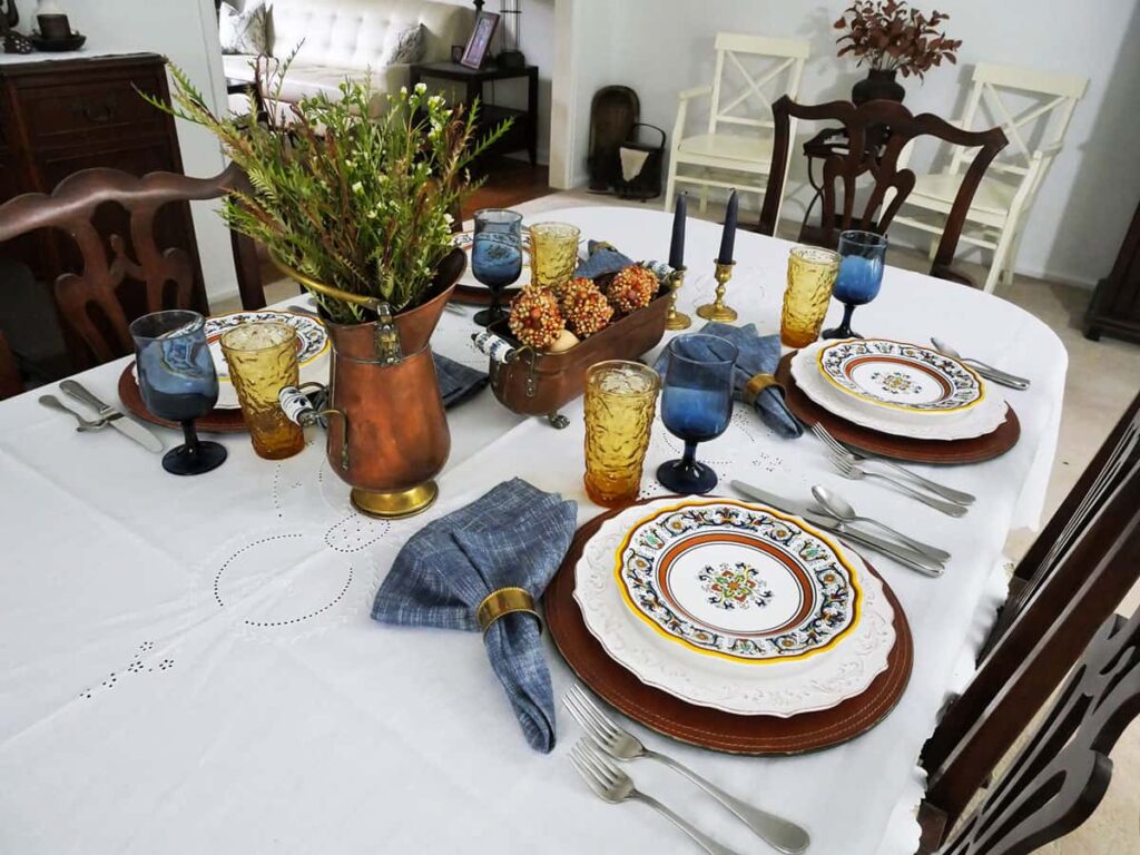 Simple fall tablescape using Nova Deruta plates.